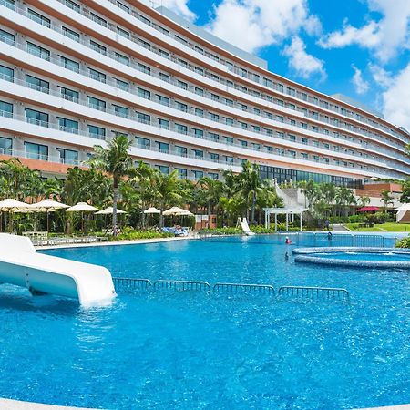 Hilton Okinawa Chatan Resort Exterior photo