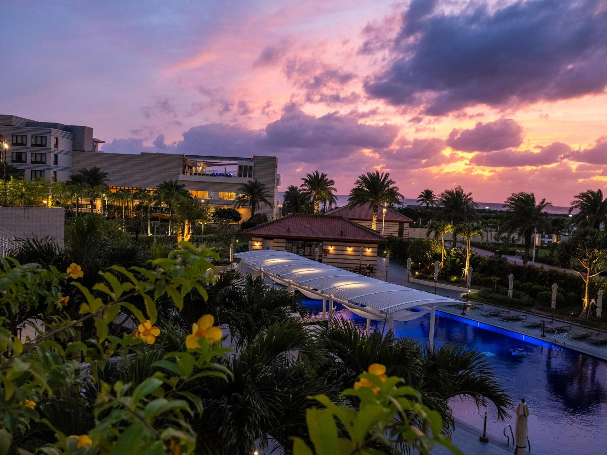 Hilton Okinawa Chatan Resort Exterior photo