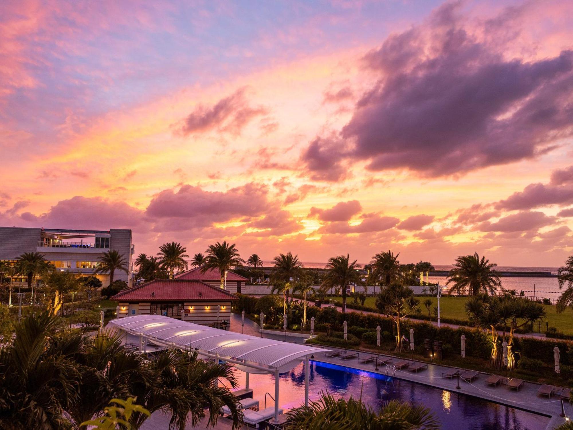 Hilton Okinawa Chatan Resort Exterior photo